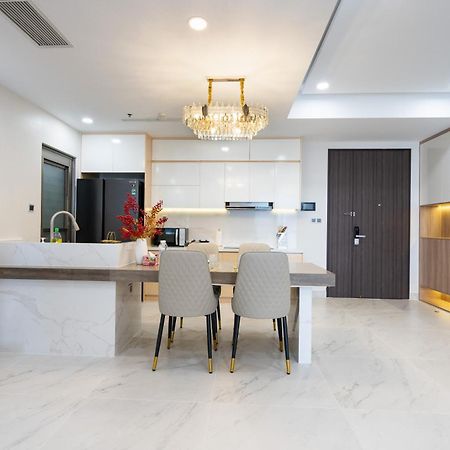 Convinia Luxury The Peak Midtown Aparthotel Хошимин Екстериор снимка