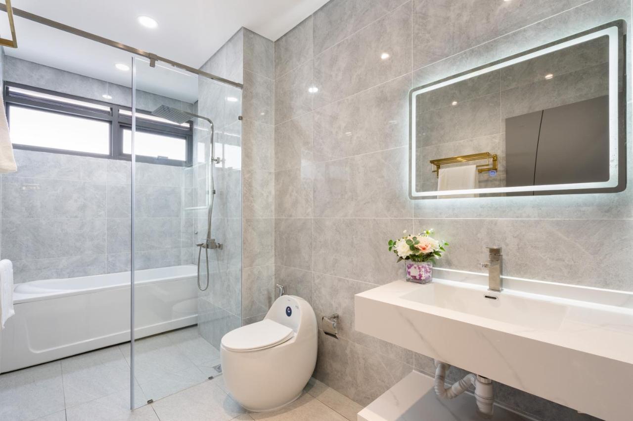 Convinia Luxury The Peak Midtown Aparthotel Хошимин Екстериор снимка