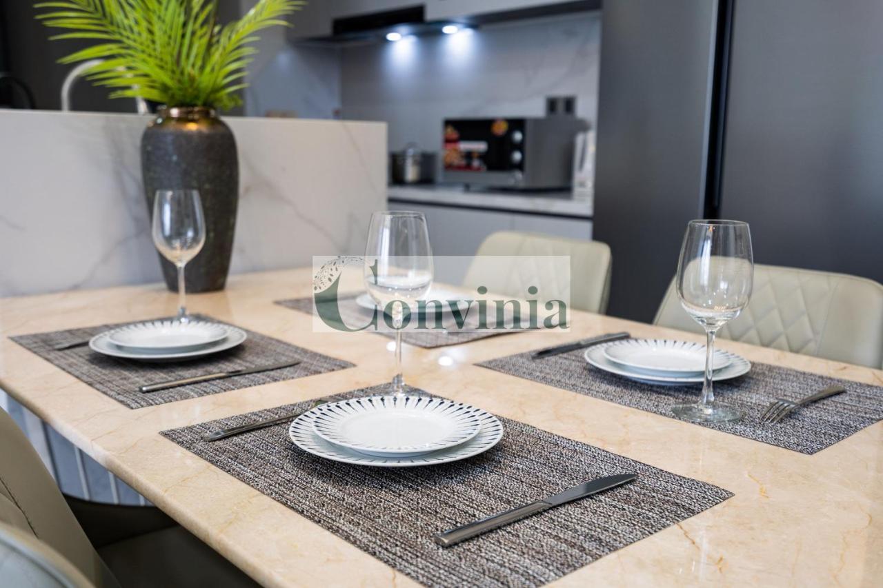 Convinia Luxury The Peak Midtown Aparthotel Хошимин Екстериор снимка