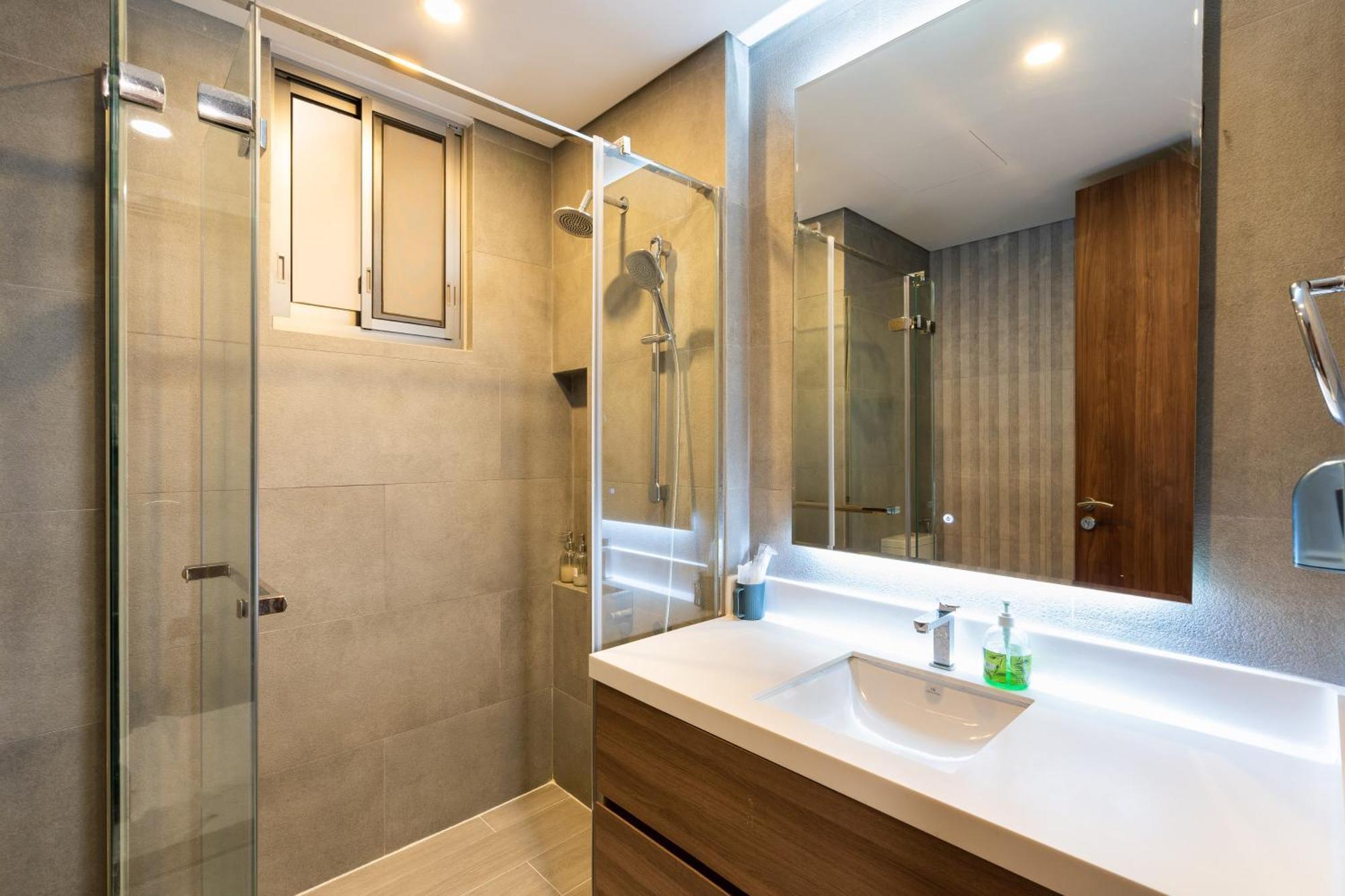 Convinia Luxury The Peak Midtown Aparthotel Хошимин Екстериор снимка